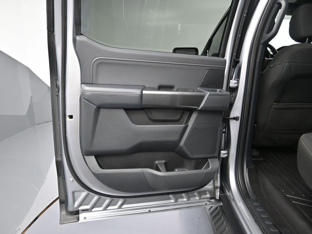 Certified 2021 Ford F150 XLT w/ Equipment Group 302A High image 39