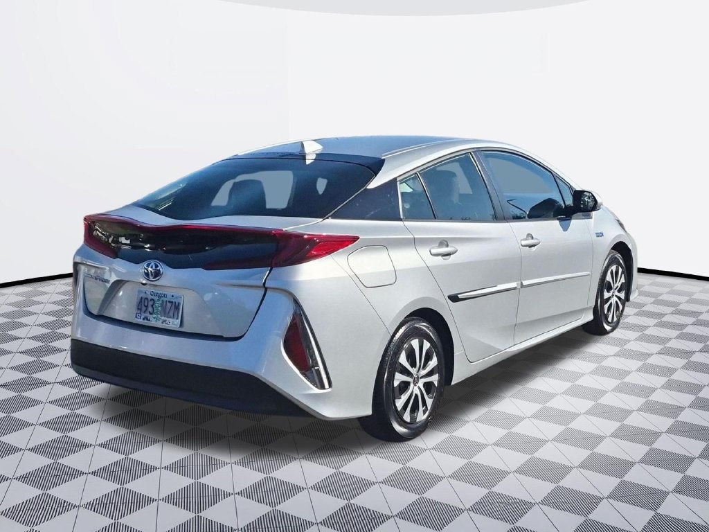 Used 2022 Toyota Prius Prime LE FWD image 6