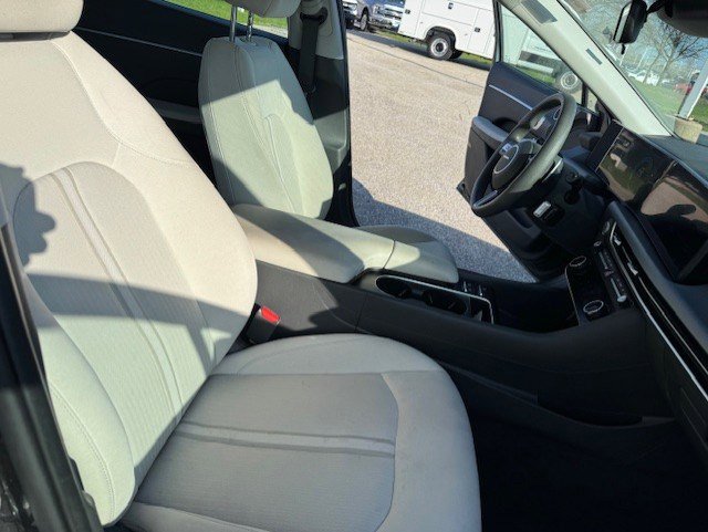 Used 2025 Hyundai Sonata SEL FWD image 31
