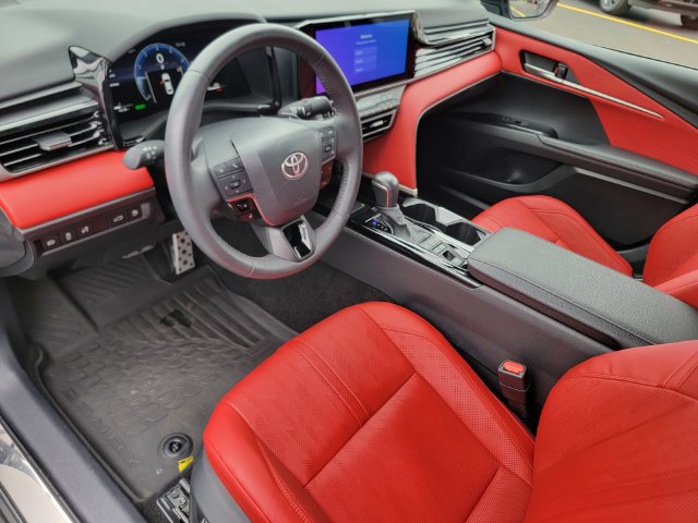 Used 2025 Toyota Camry XSE AWD/4WD image 18