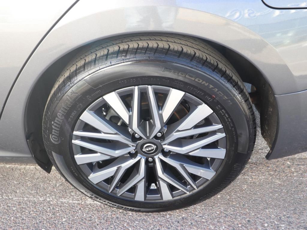 Used 2025 Nissan Altima 2.5 SV image 15