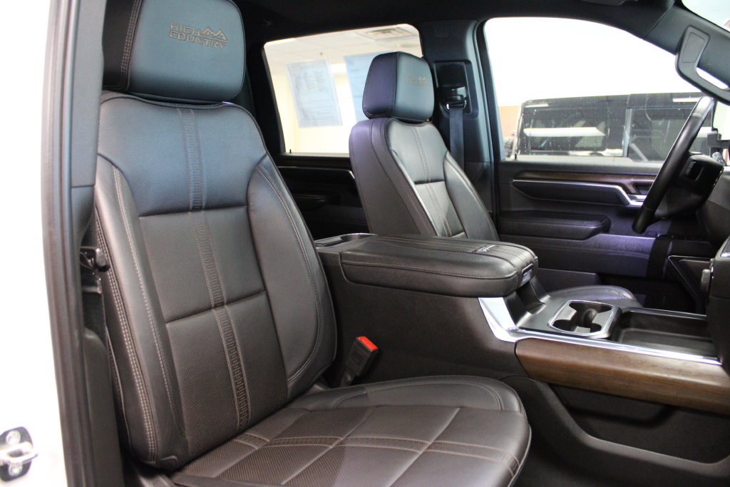 Used 2024 Chevrolet Silverado 3500 High Country w/ High Country Premium Package AWD/4WD image 47