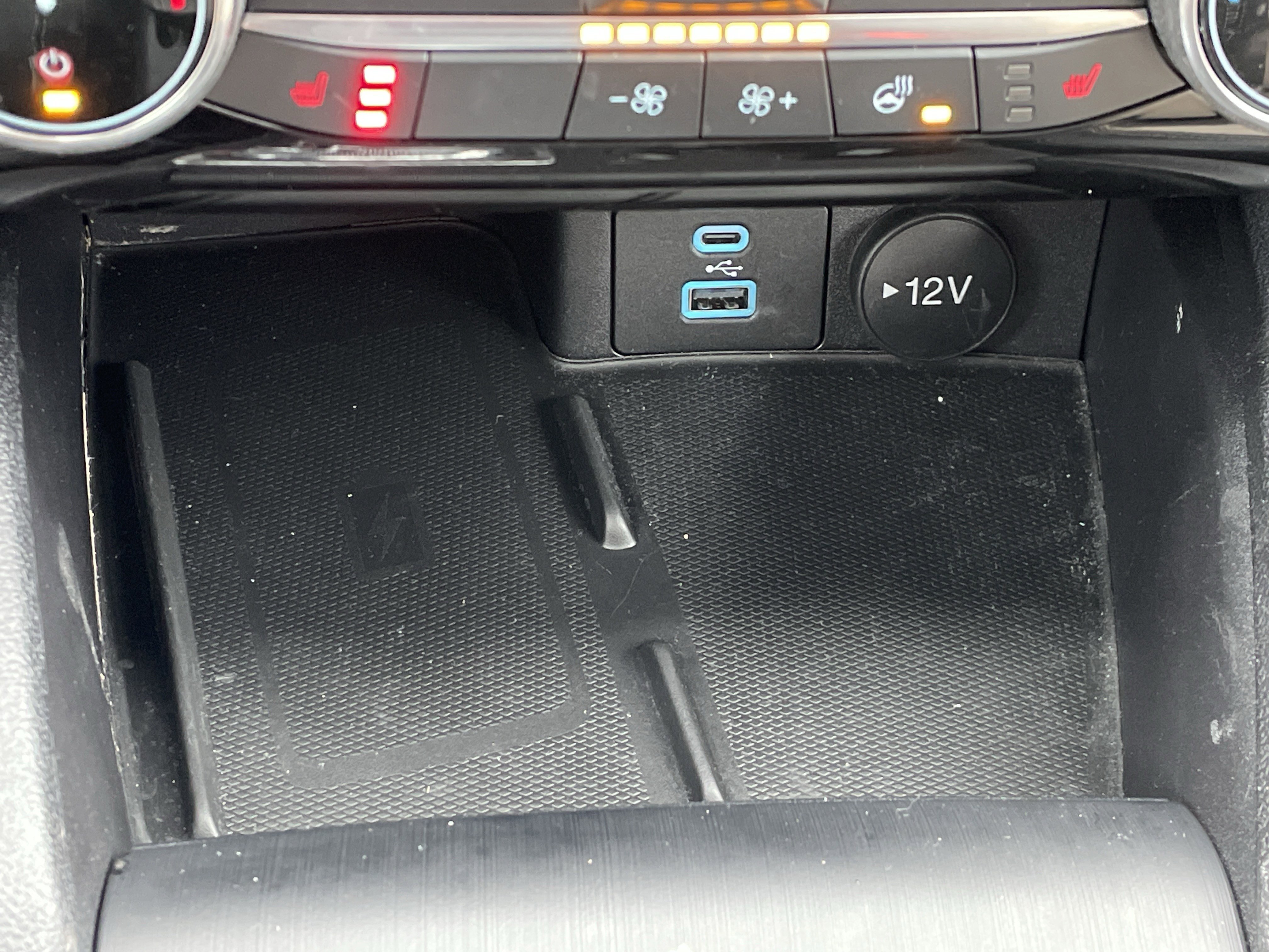 Certified 2022 Ford Escape Titanium w/ Titanium Elite Package image 32