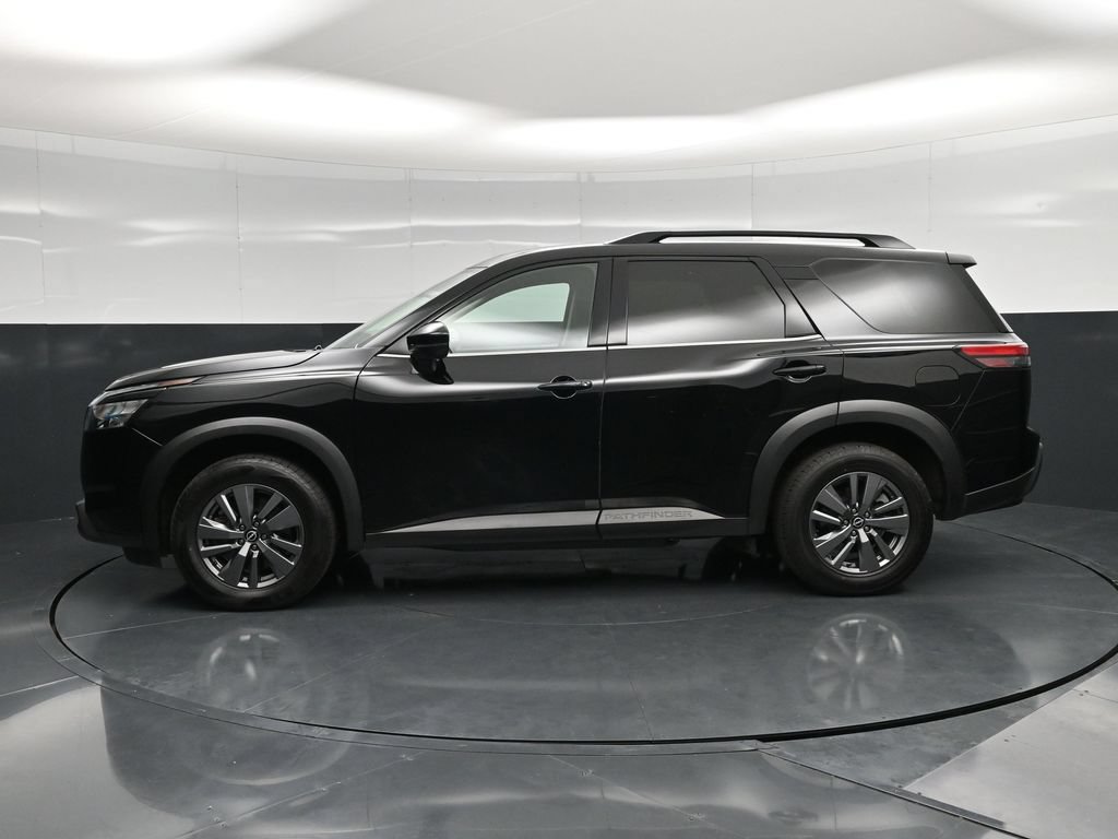Used 2025 Nissan Pathfinder SV FWD image 8