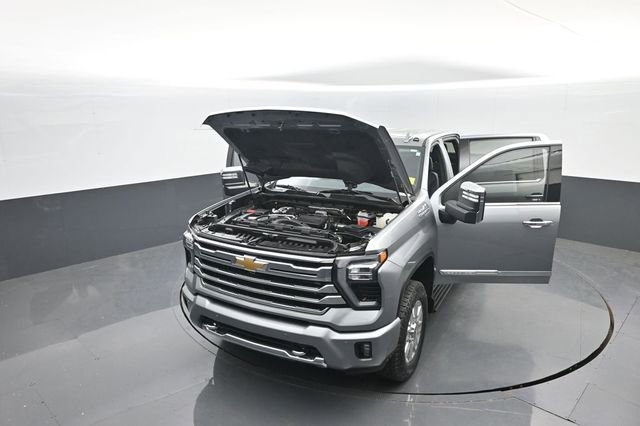 Used 2024 Chevrolet Silverado 2500 High Country w/ High Country Premium Package AWD/4WD image 45