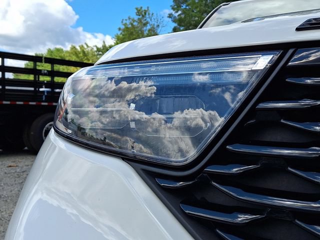 Certified 2023 Ford Explorer ST-Line w/ Class IV Trailer Tow Package AWD/4WD image 11