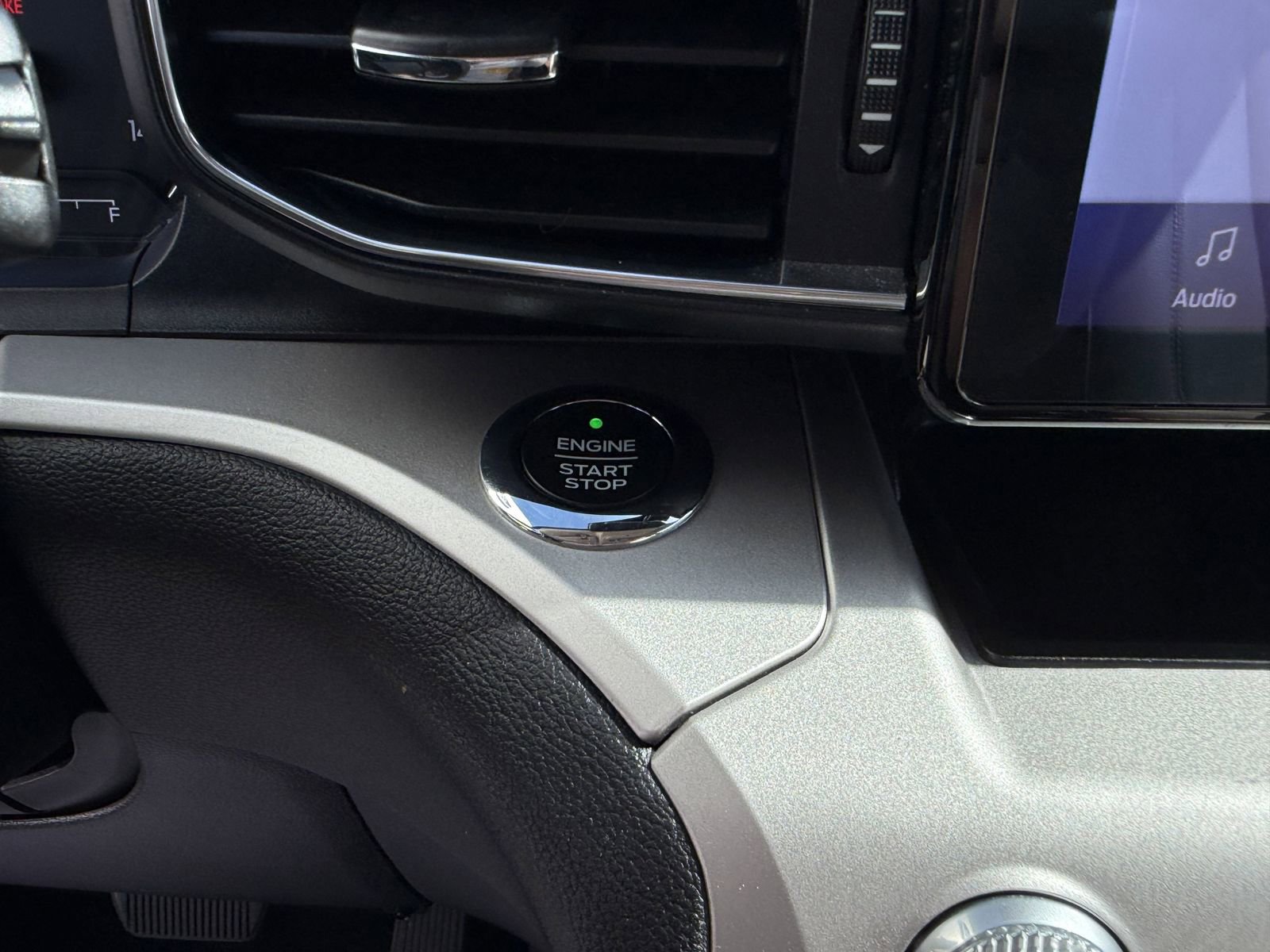 Certified 2021 Ford Explorer XLT w/ Equipment Group 202A image 28