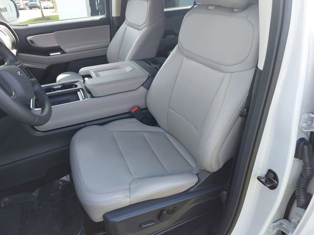 Certified 2025 Ford Expedition Active image 15