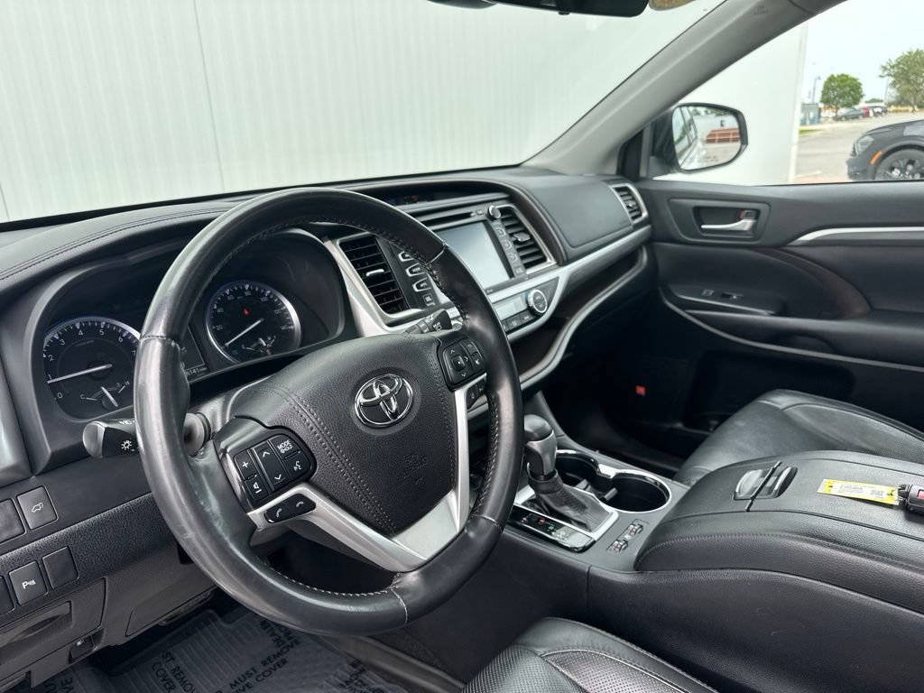 Used 2019 Toyota Highlander Limited AWD/4WD image 15