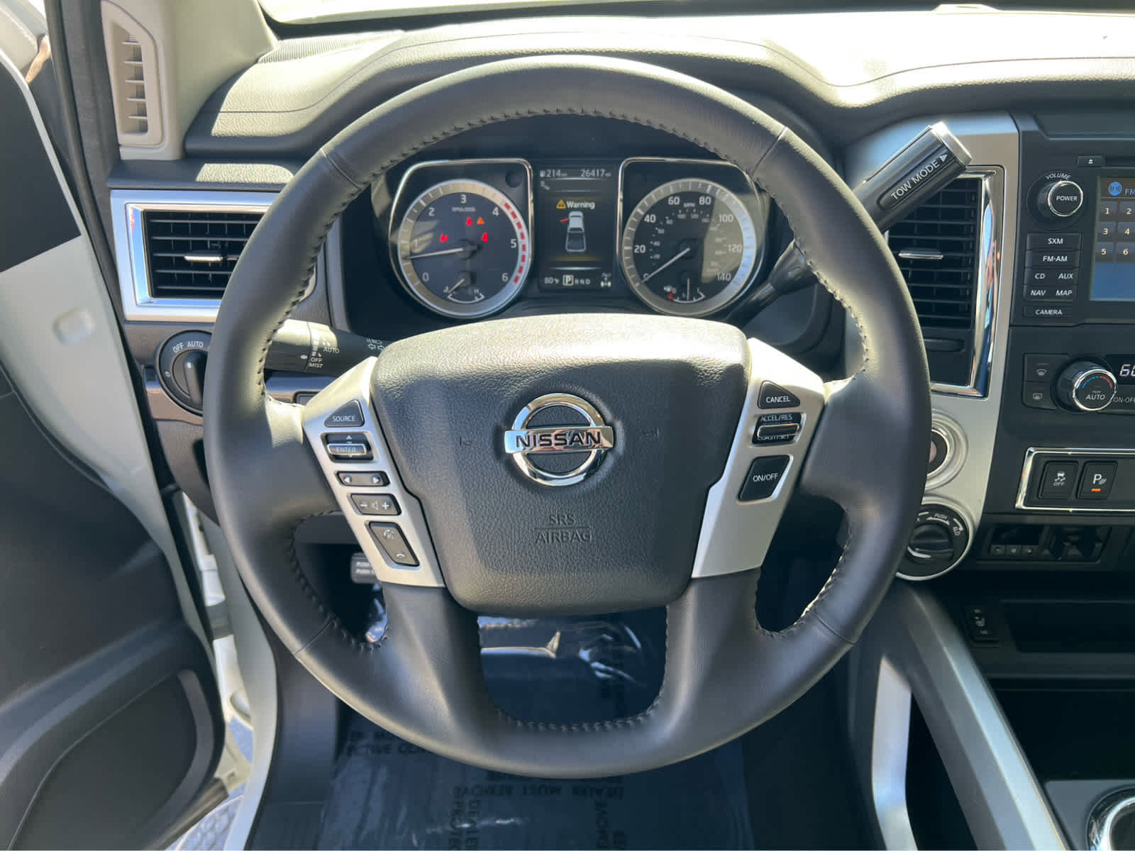 Used 2017 Nissan Titan SV image 34