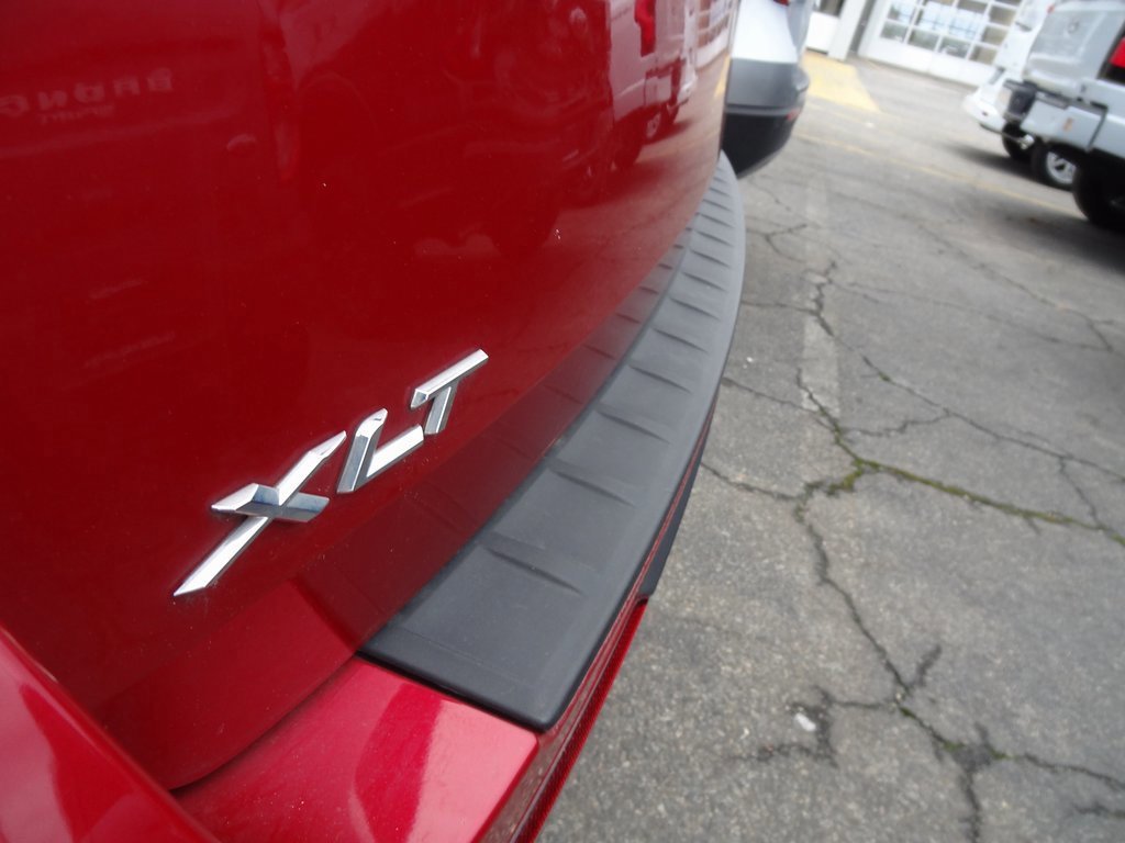 Certified 2022 Ford Explorer XLT w/ Equipment Group 202A image 7