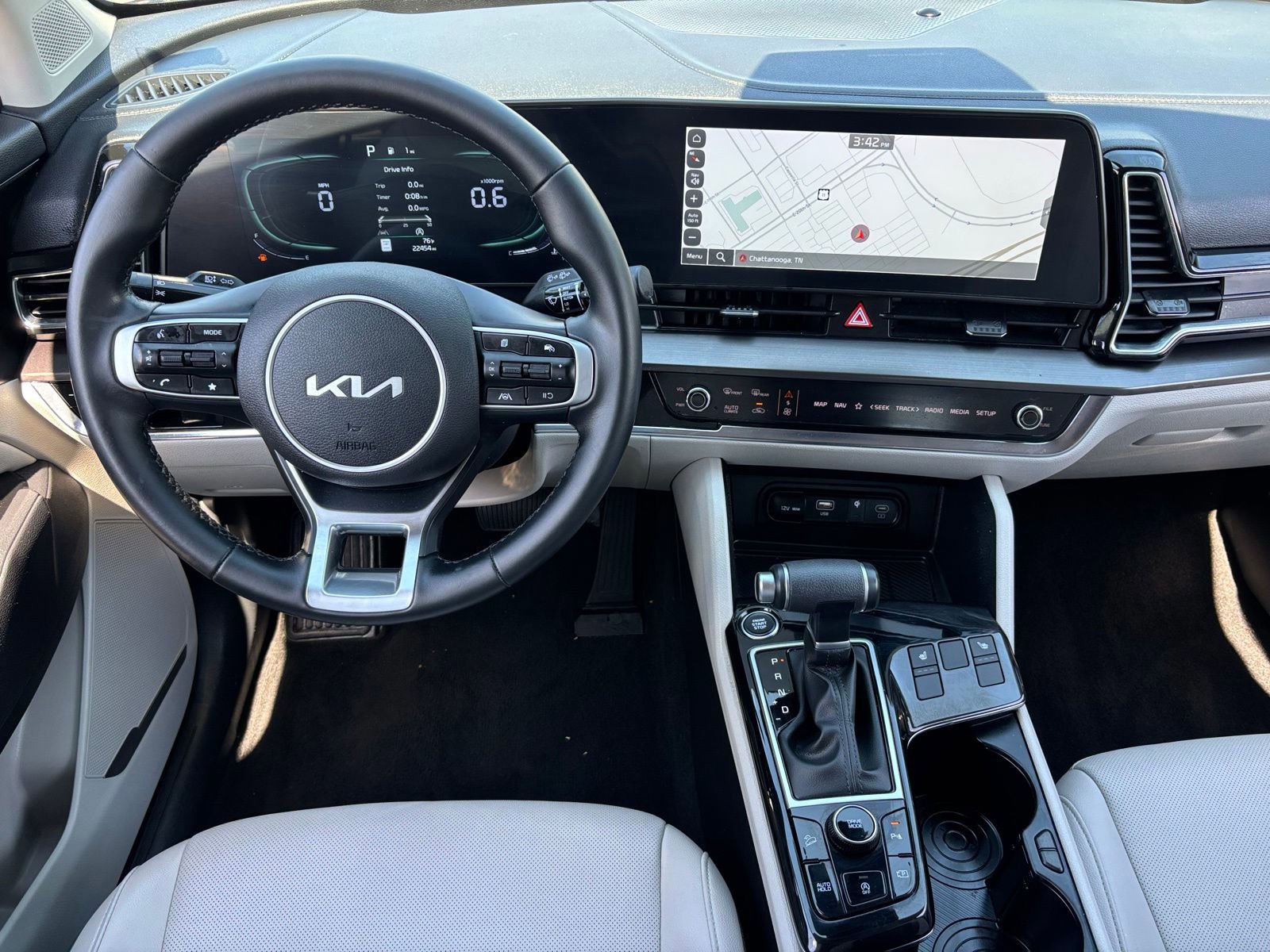 Used 2025 Kia Sportage EX FWD image 10