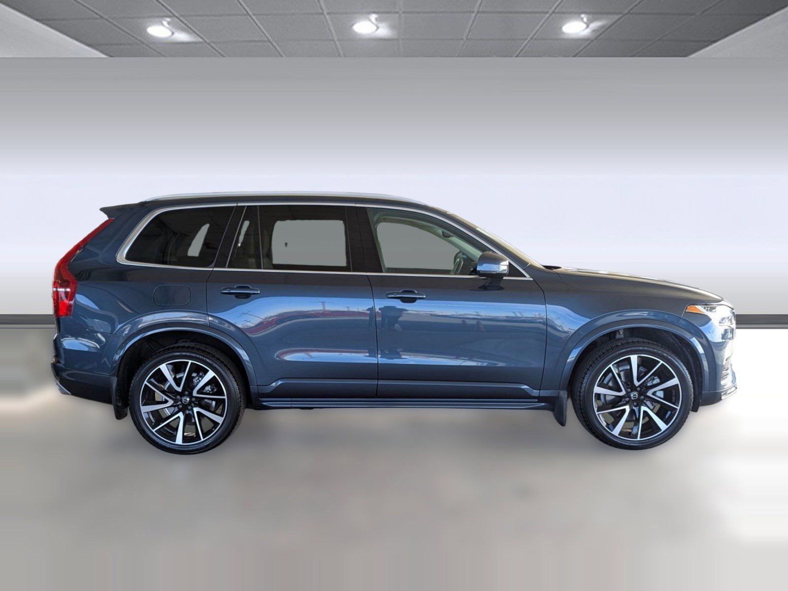 Used 2021 Volvo XC90 T6 Momentum w/ Advanced Package image 6