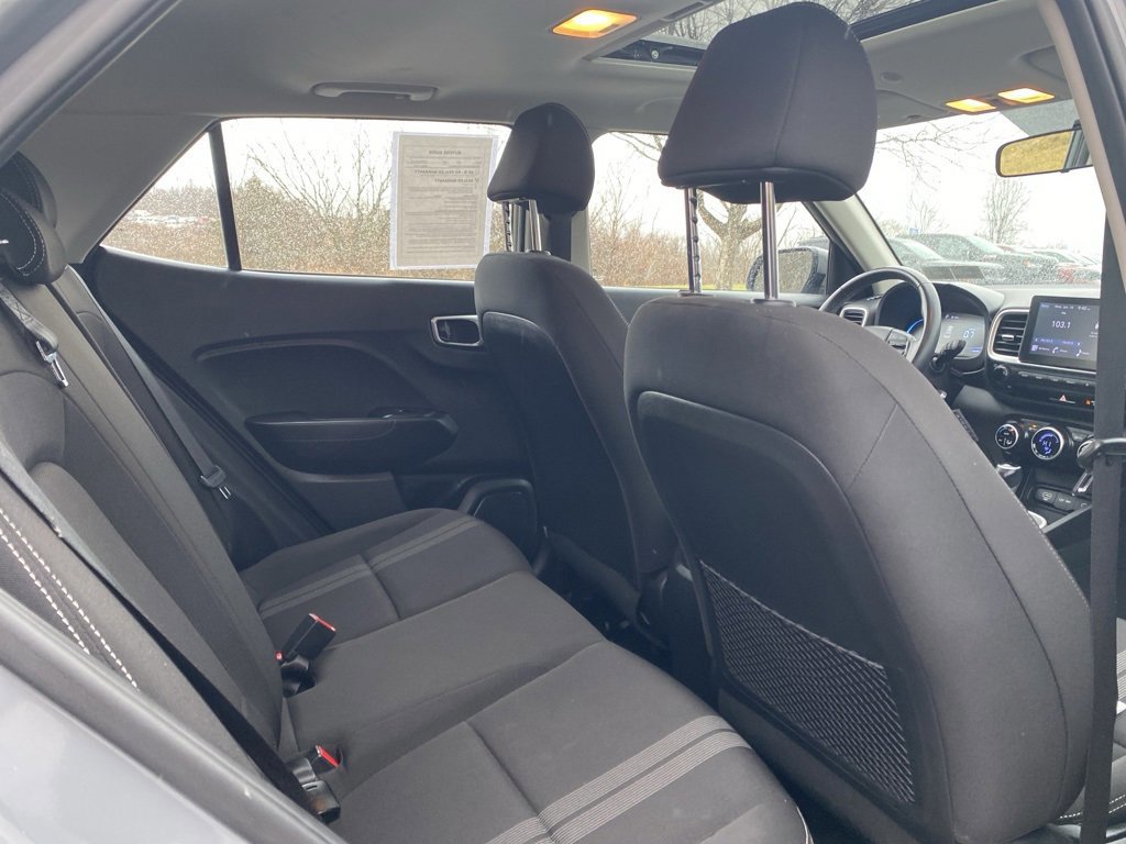 Used 2023 Hyundai Venue SEL image 13