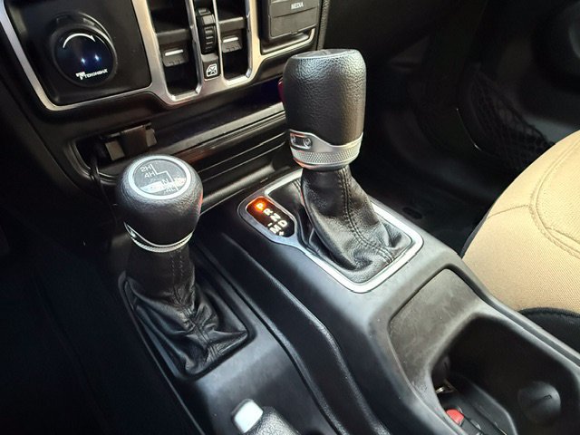 Used 2022 Jeep Gladiator Mojave AWD/4WD image 17