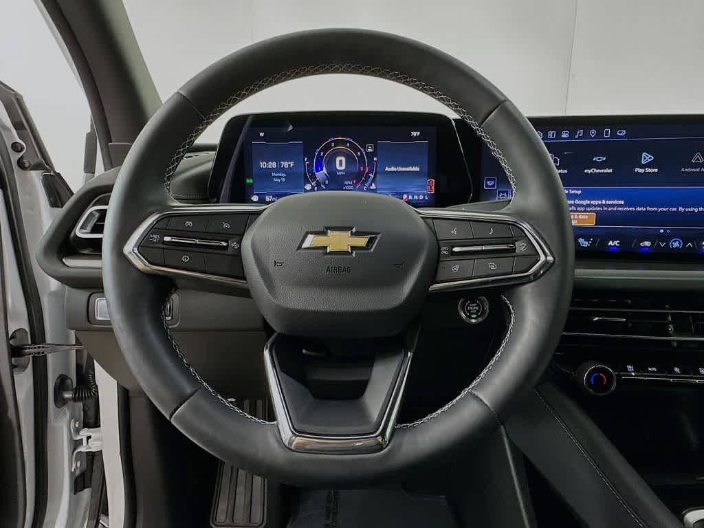 Used 2025 Chevrolet Traverse LT w/ Driver Confidence Package FWD image 16