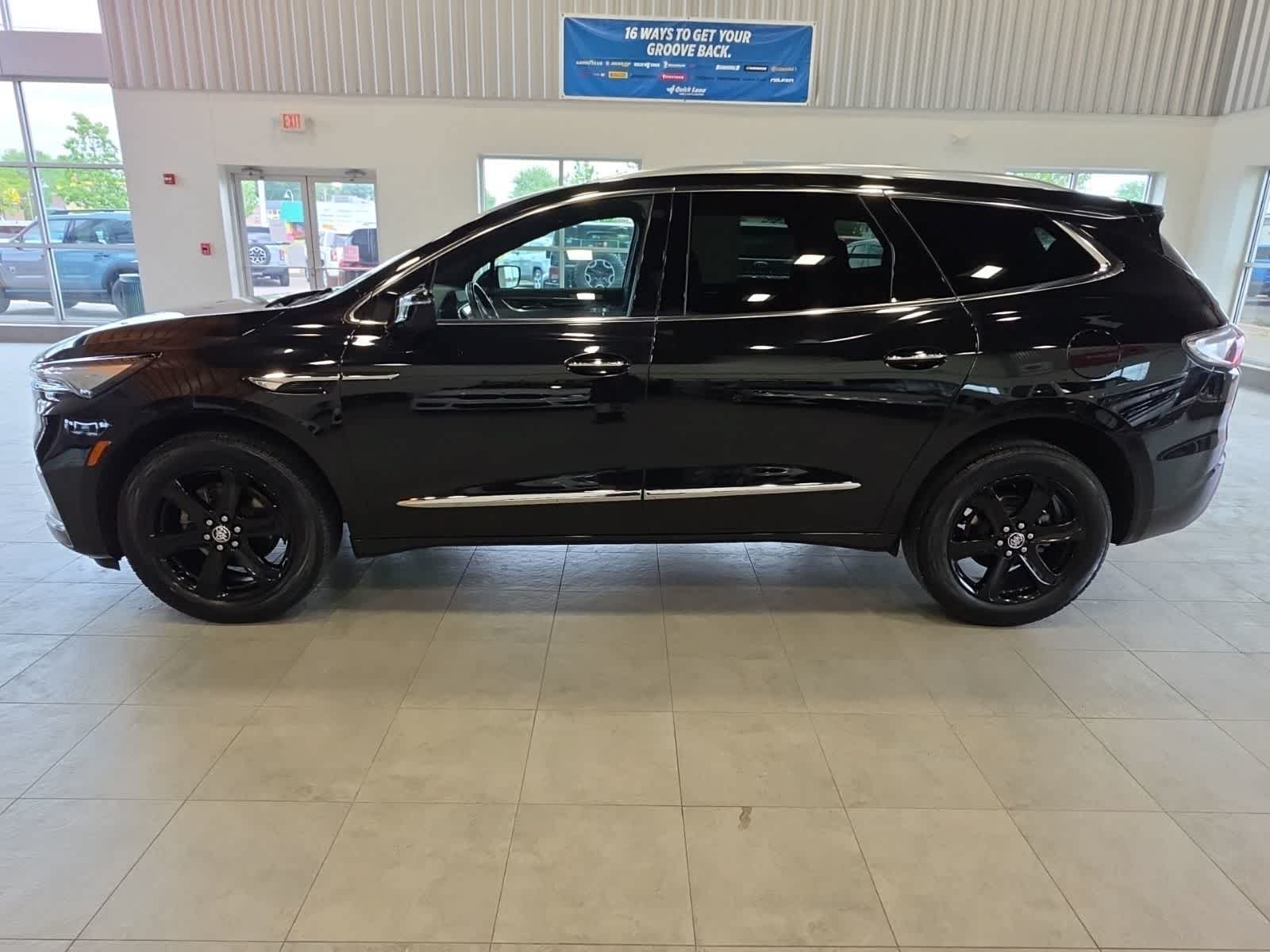 Used 2023 Buick Enclave Essence w/ Sport Touring Edition FWD image 12