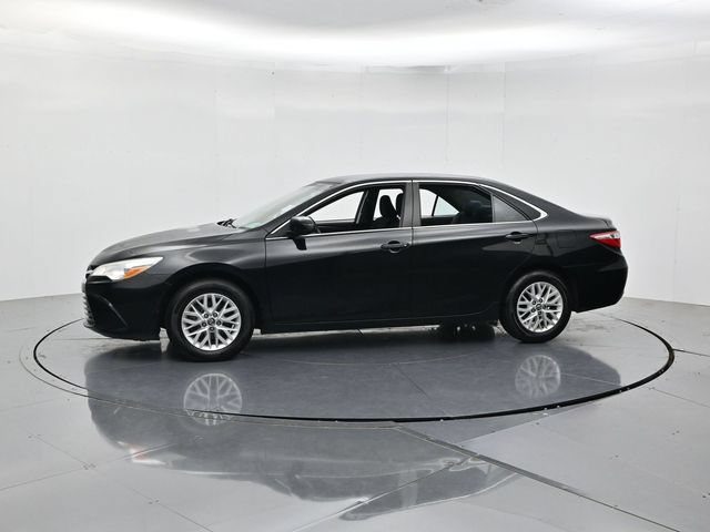 Used 2017 Toyota Camry LE FWD image 6