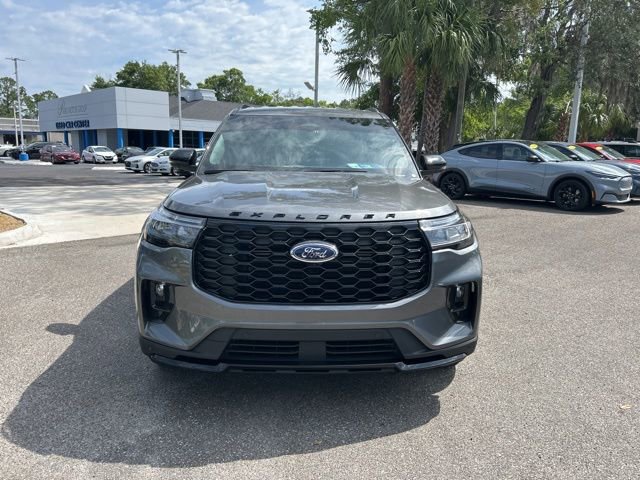 Certified 2026 Ford Explorer ST-Line w/ ST-Line Street Pack RWD image 9