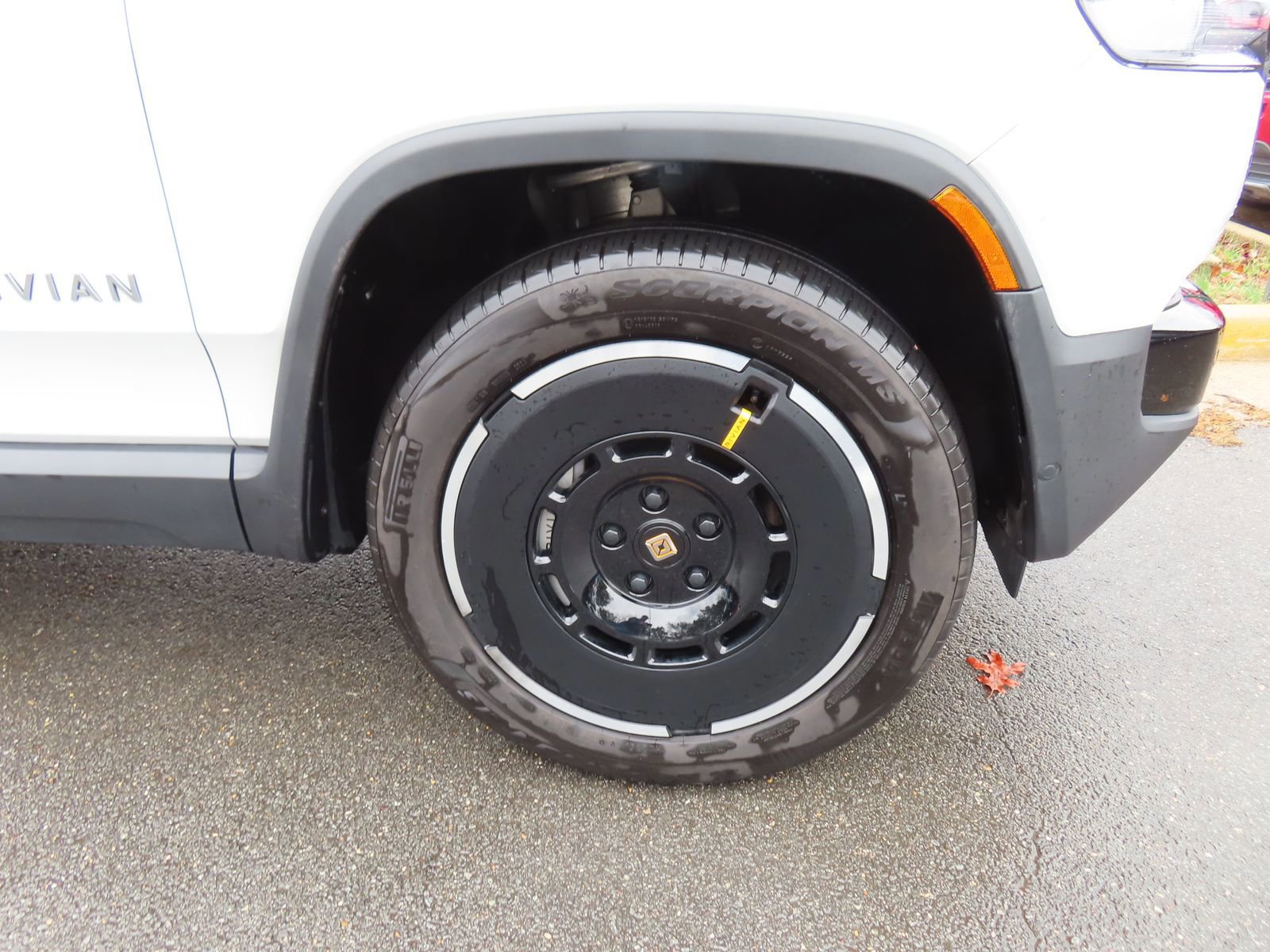 Used 2025 Rivian R1T Adventure image 15