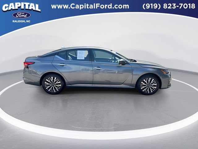 Used 2025 Nissan Altima 2.5 SV FWD image 9