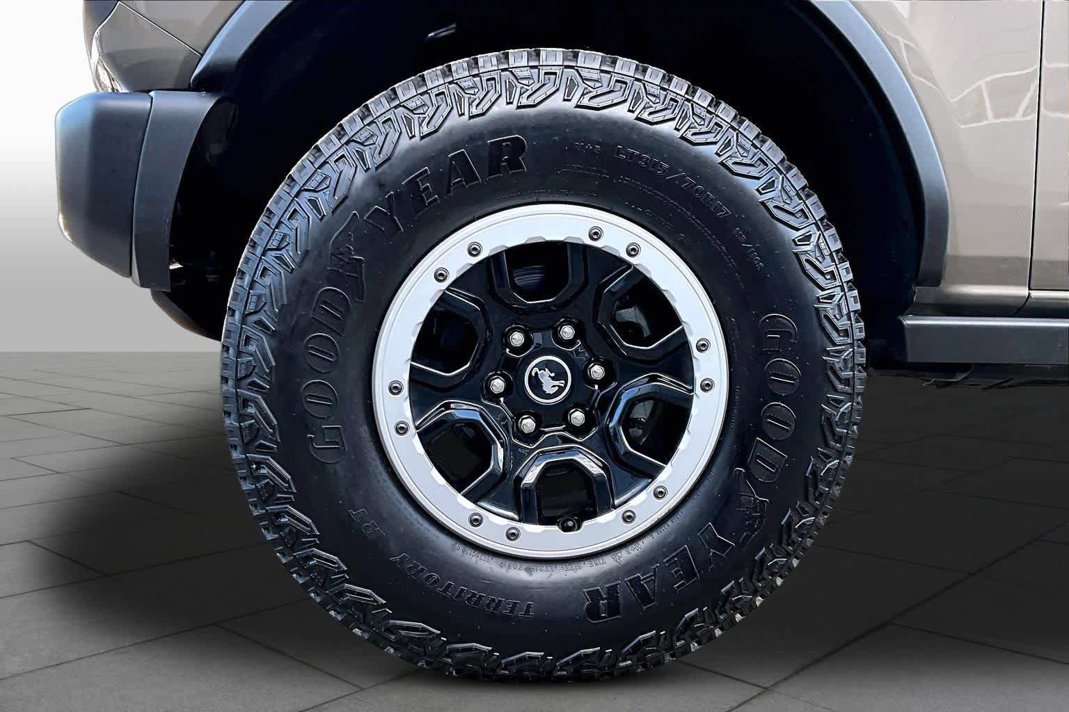 Certified 2025 Ford Bronco Big Bend w/ Black Diamond Package AWD/4WD image 11