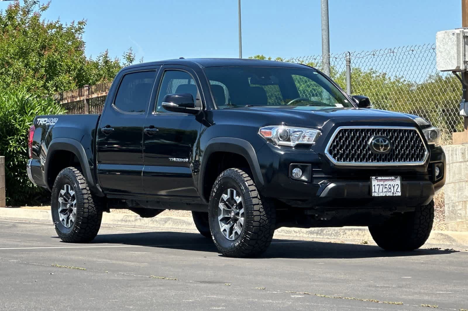 Used 2018 Toyota Tacoma TRD Off-Road AWD/4WD image 10