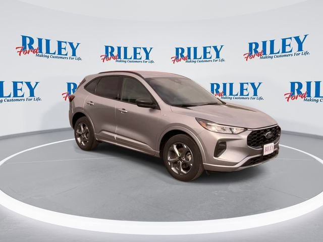 Certified 2023 Ford Escape ST-Line w/ Tech Pack #1 AWD/4WD image 2