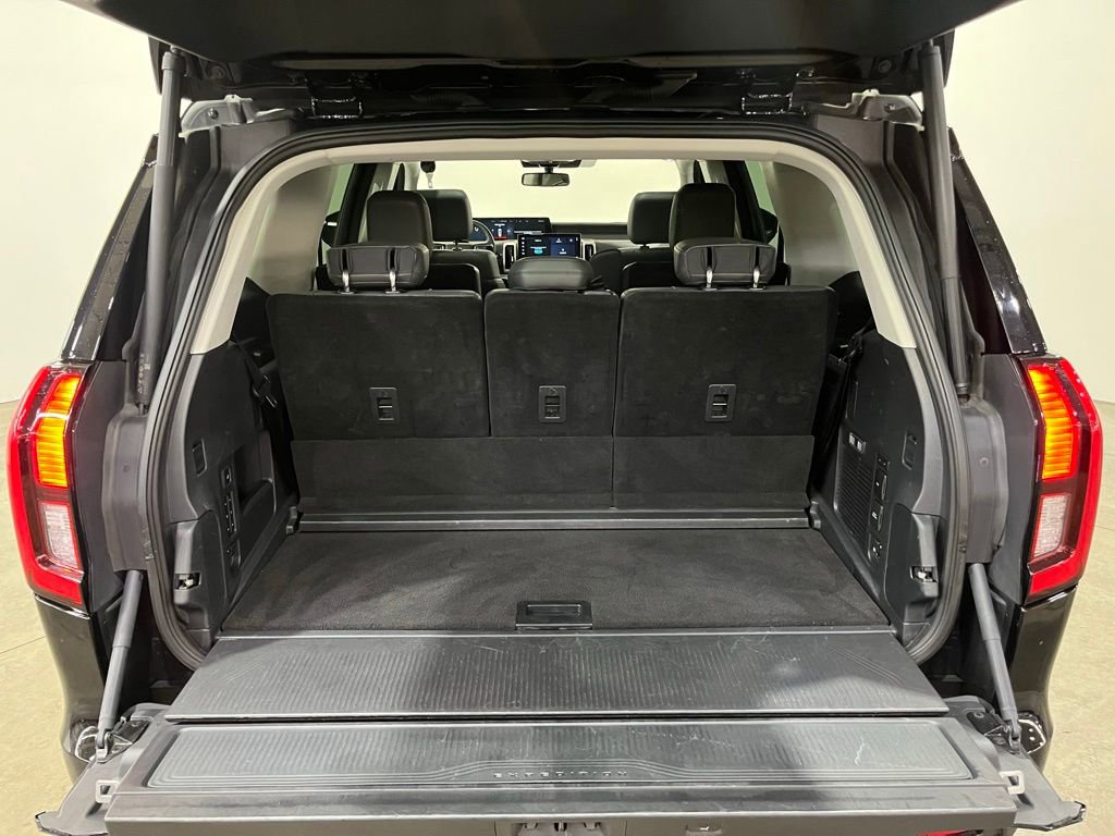 Certified 2025 Ford Expedition Active AWD/4WD image 14