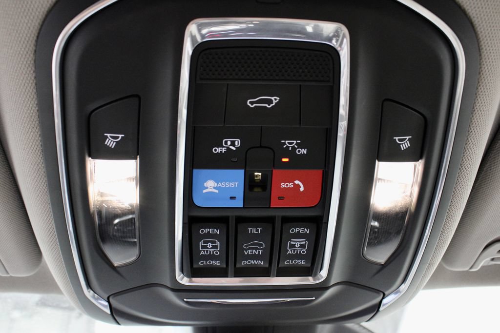 Used 2024 Jeep Wagoneer 4WD w/ Premium Group I image 36