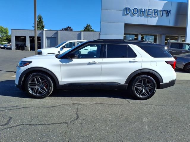 Certified 2025 Ford Explorer ST AWD/4WD image 9
