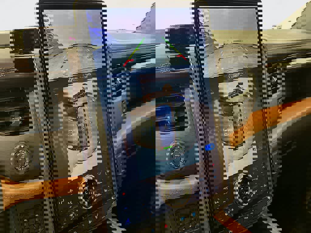 Certified 2023 Ford Expedition Platinum image 28