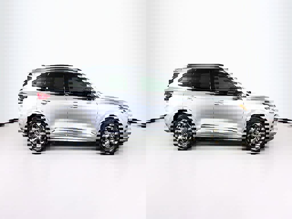 Certified 2023 Ford Escape ST-Line w/ Tech Pack #1 image 6