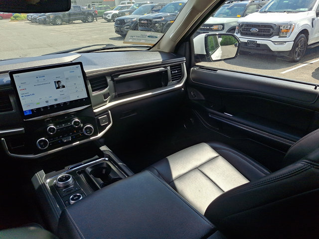 Certified 2024 Ford Expedition XLT AWD/4WD image 16