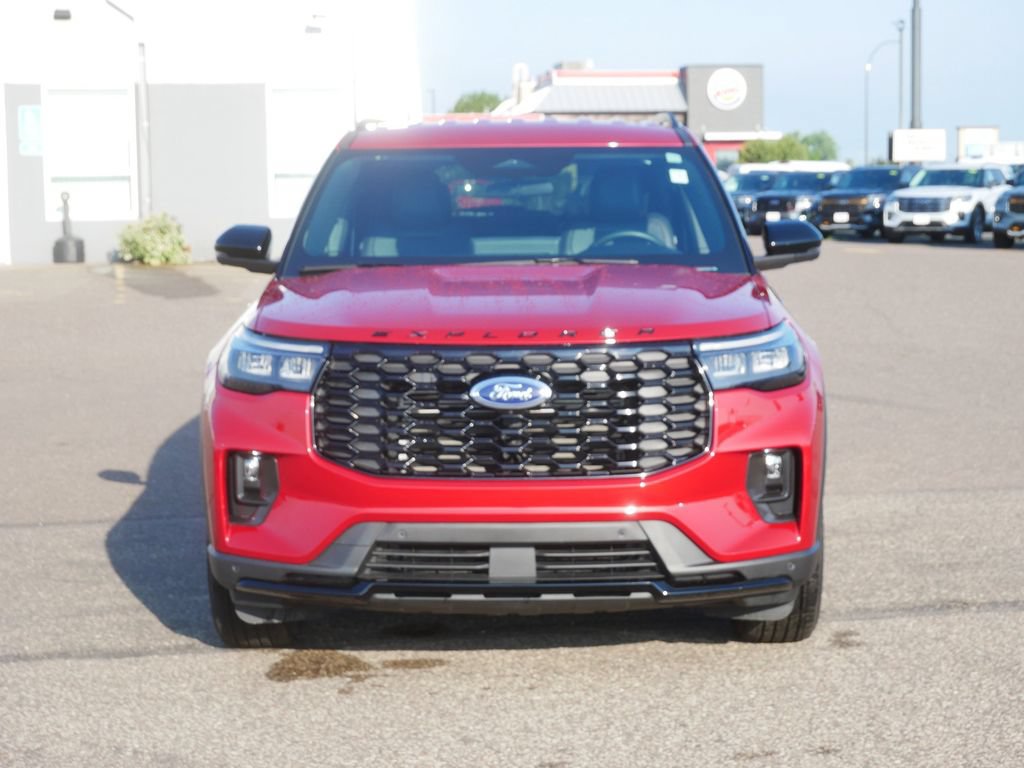 Certified 2025 Ford Explorer ST-Line AWD/4WD image 3