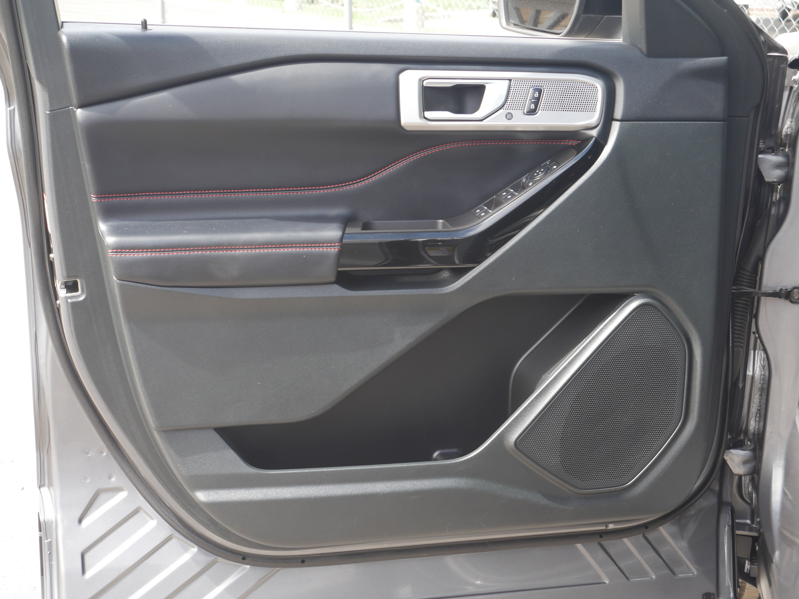 Certified 2023 Ford Explorer ST-Line w/ Class IV Trailer Tow Package AWD/4WD image 24