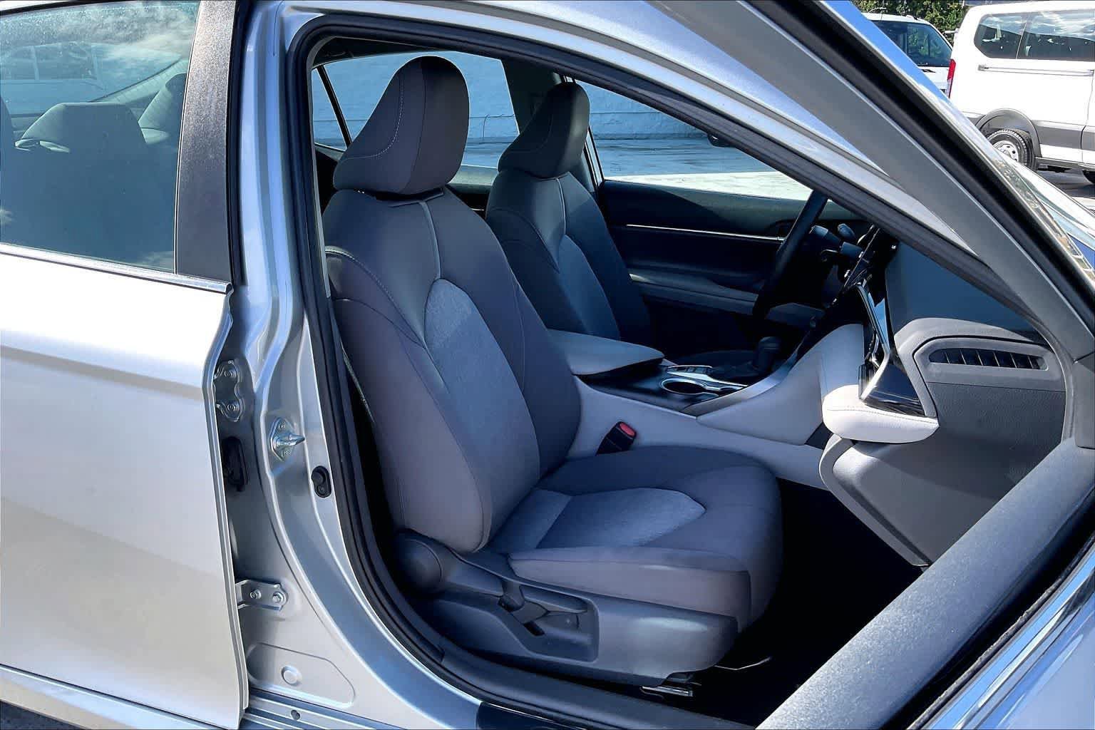 Used 2021 Toyota Camry LE FWD image 13