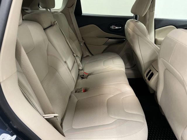 Used 2020 Jeep Cherokee Latitude w/ Cold Weather Group AWD/4WD image 7