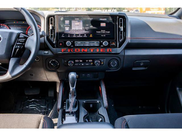 Used 2025 Nissan Frontier PRO-4X AWD/4WD image 13