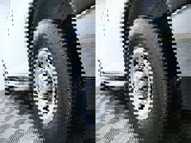 Used 2024 Chevrolet Express 2500 w/ Driver Convenience Package image 7