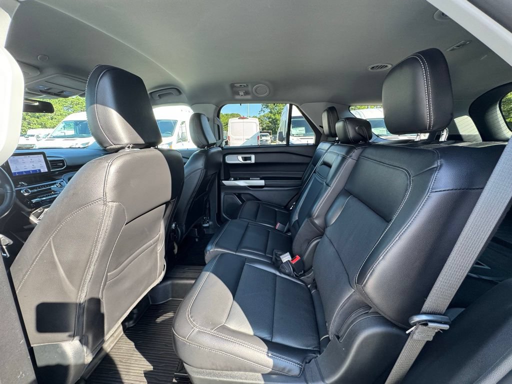 Certified 2022 Ford Explorer Limited AWD/4WD image 9