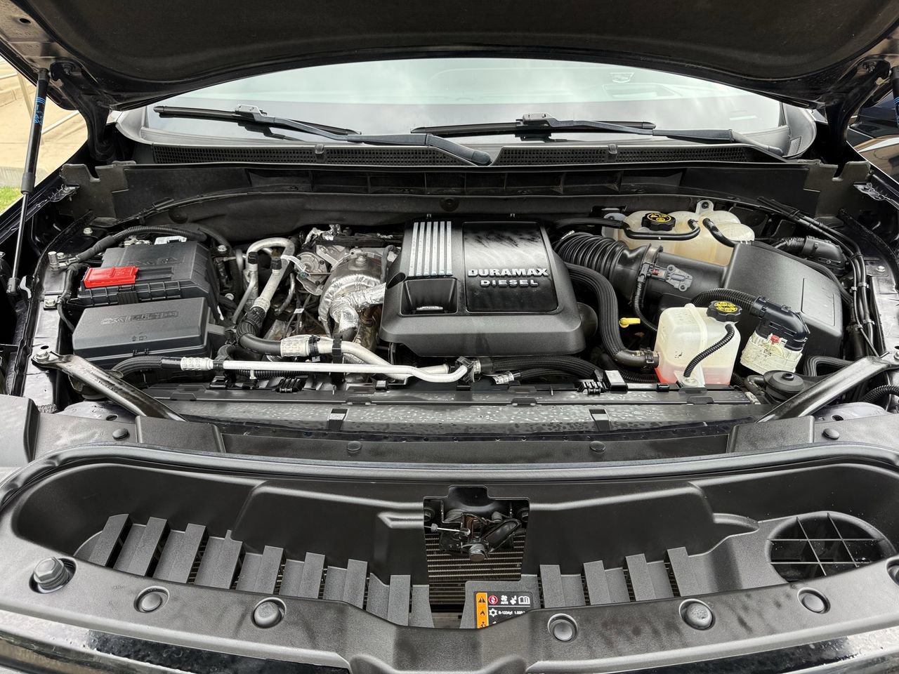 Used 2023 Cadillac Escalade Sport Platinum w/ LPO, ONYX Package image 28