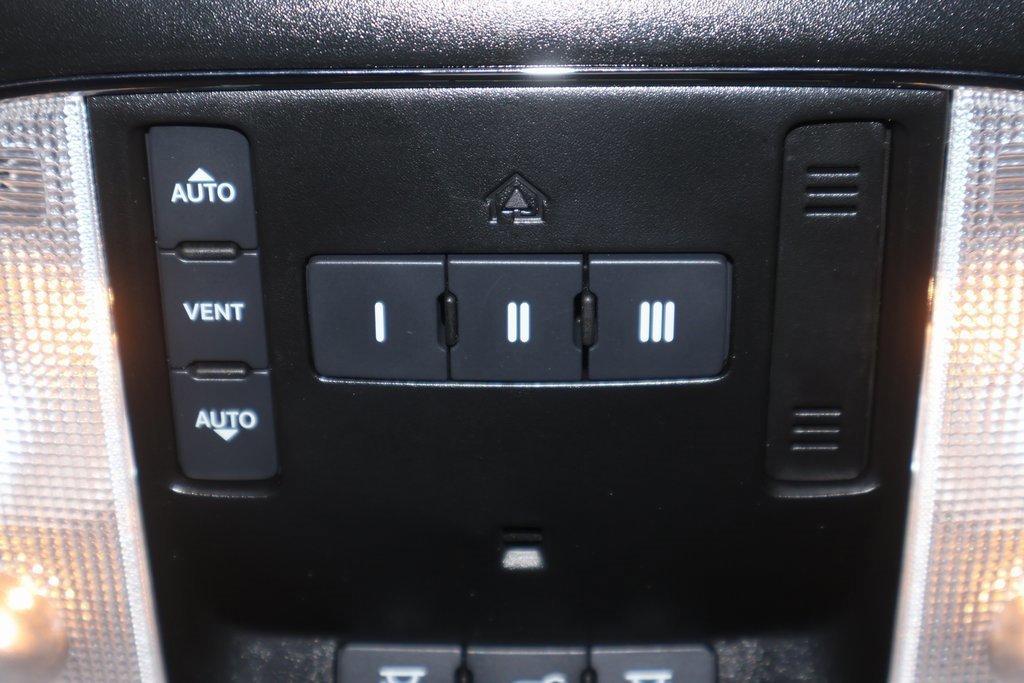 Used 2020 Jeep Grand Cherokee Limited image 38