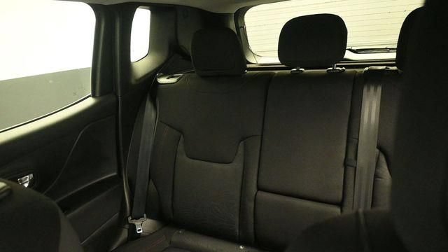 Used 2021 Jeep Renegade Trailhawk AWD/4WD image 23