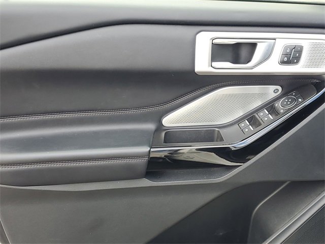 Certified 2022 Ford Explorer Platinum w/ Equipment Group 601A image 27