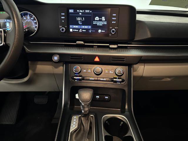 Used 2022 Kia Carnival LX FWD image 17