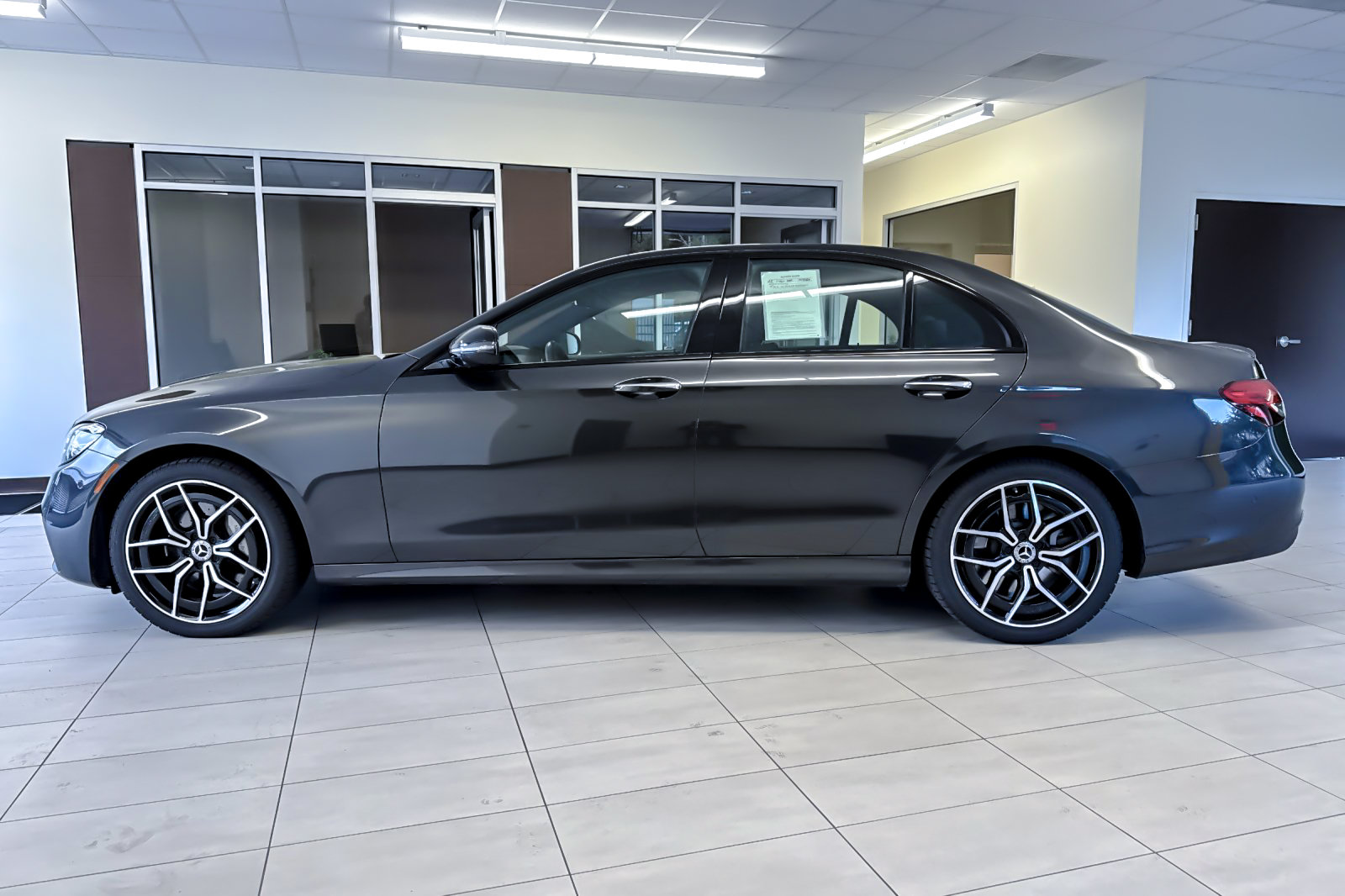 Used 2022 Mercedes-Benz E 450 4MATIC Sedan image 7