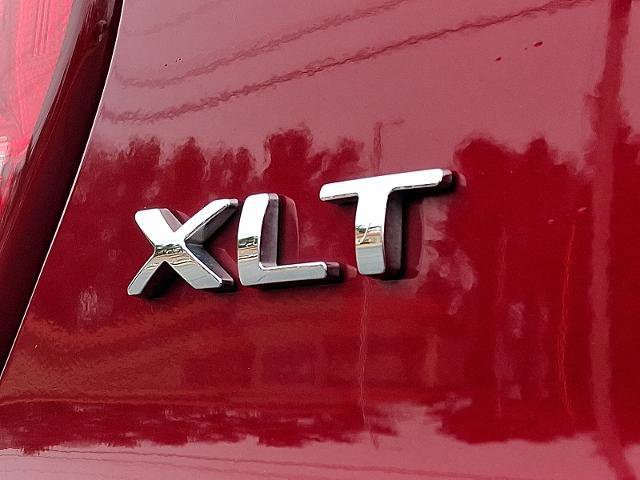 Certified 2018 Ford Explorer XLT w/ Equipment Group 202A image 32