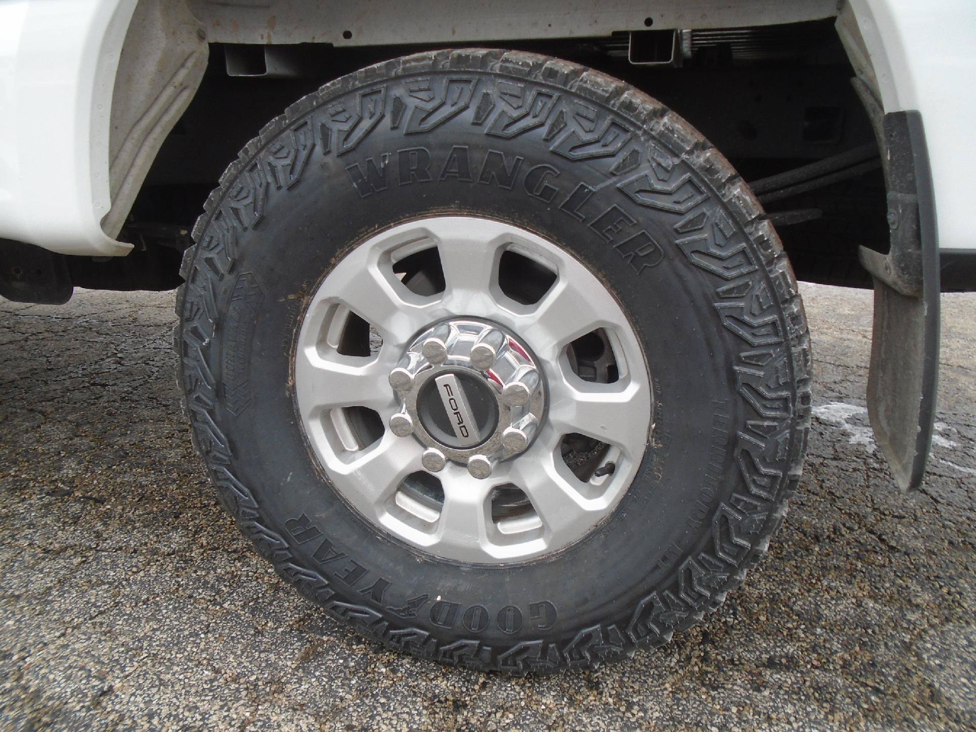 Certified 2023 Ford F250 XL w/ Snow Plow Prep Package AWD/4WD image 10