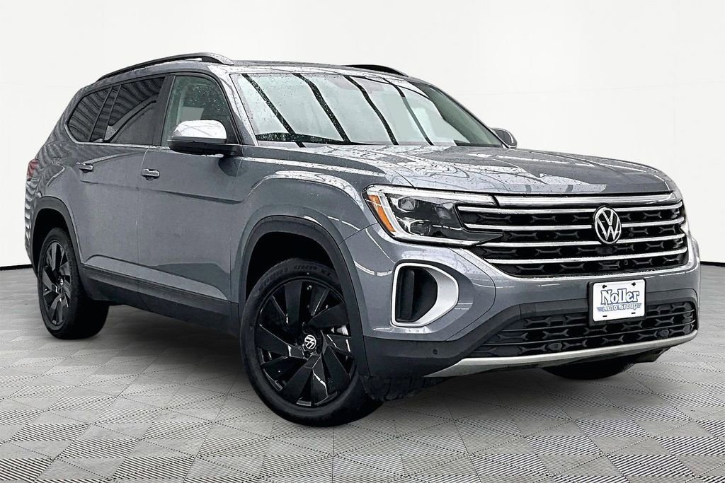 Used 2025 Volkswagen Atlas SE FWD image 12